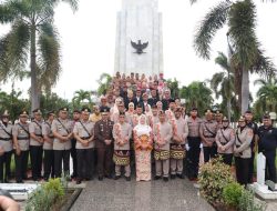 Bandar Lampung Genap 343 Tahun, Bunda Eva Pimpin Upacara dan Ziarah Pahlawan