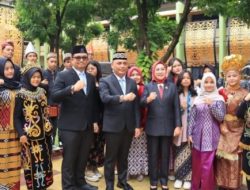 Warga dan Pelajar Metro Antusias Ikuti Upacara Sumpah Pemuda Bersama Ketua DPRD dan Walikota