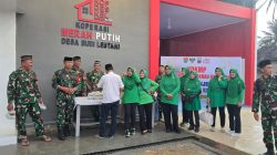 Diguyur Hujan Deras, Koramil Tanjung Bintang Bersama Forkopimcam Tetap Berbagi Takjil untuk Warga