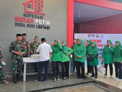 Diguyur Hujan Deras, Koramil Tanjung Bintang Bersama Forkopimcam Tetap Berbagi Takjil untuk Warga